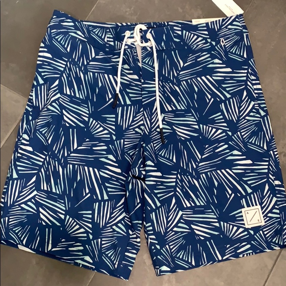 NWT American Eagle Men’s board shorts